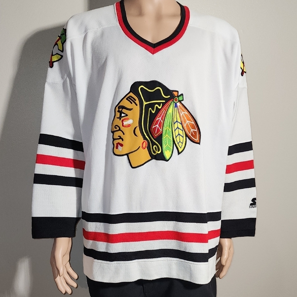 STARTER White and Black V-Neck Sweater with Red Accents